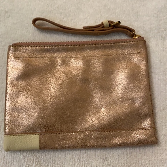 NWOT GAP genuine leather wristlet - Picture 3 of 6
